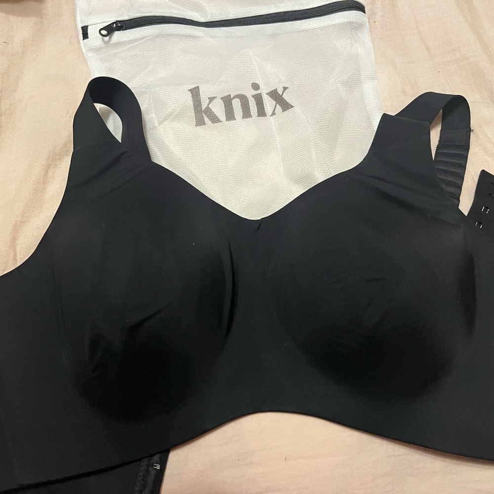 Knix black catalyst sports bra - Brand new , never worn